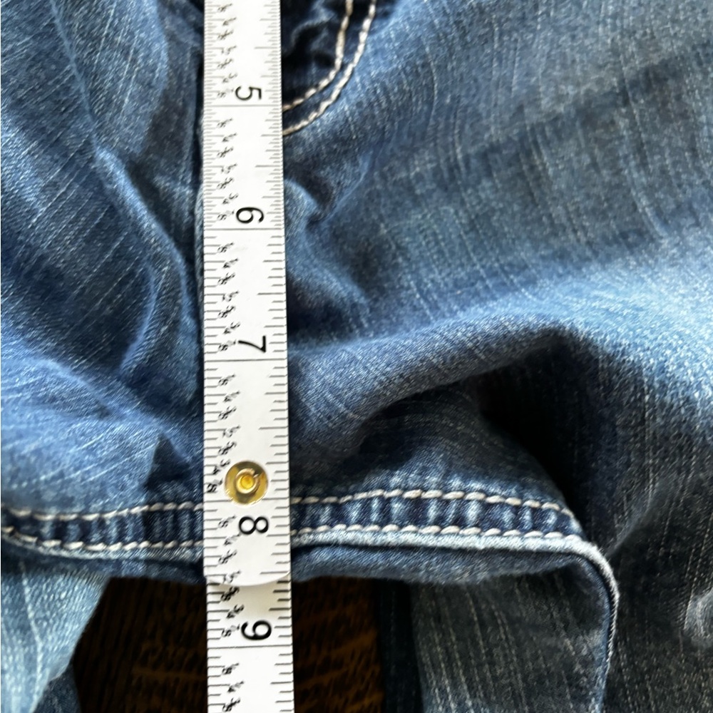 Maurices‎ Jeans Embellished Flap Pockets L-R Medium Wash Denim Stretch - Picture 5 of 10